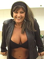 horny older single women near Roseville